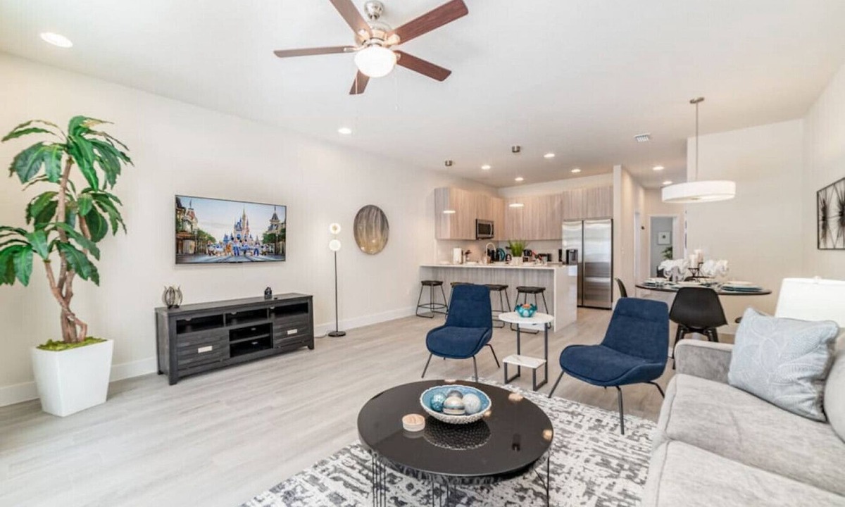 Four Corners Villa | 3BR Villa | Heated Pool Fireplace | ⭐10/10 | 20 Min Disney, Sleeps 6