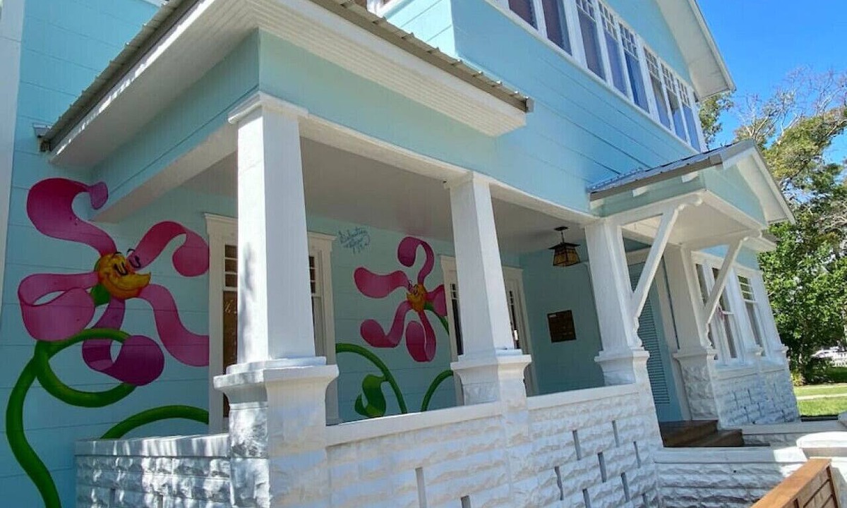 Historic Old Northeast Apartment | (4) 320 Unit #4 · Downtown St. Pete/Historic Old NE Retreat #4