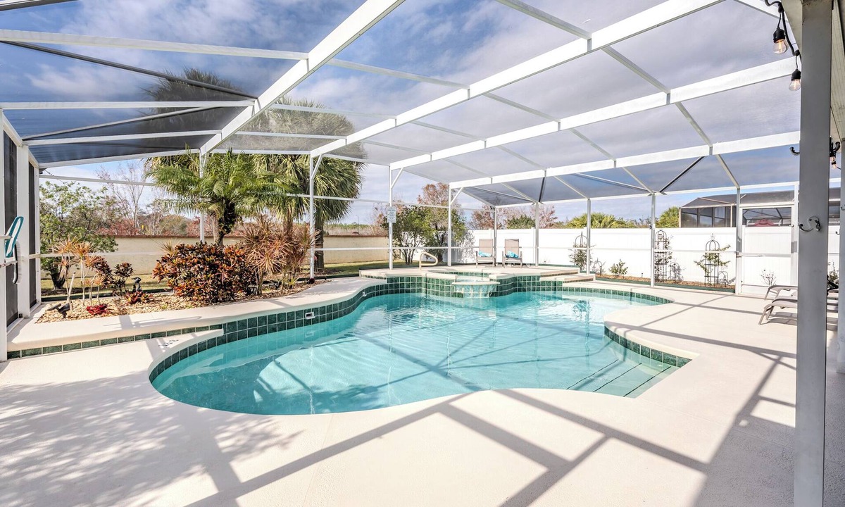 Indian Ridge House | 4 BEDROOM/3 BATH WITH PRIVATE POOL, CLOSE TO DISNEY/FOUR CORNERS/KISSIMMEE