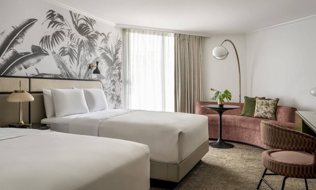 Hunt Club Hotel | 4 Contemporary Queen Rooms Perfect for Relaxation & Terrace Views