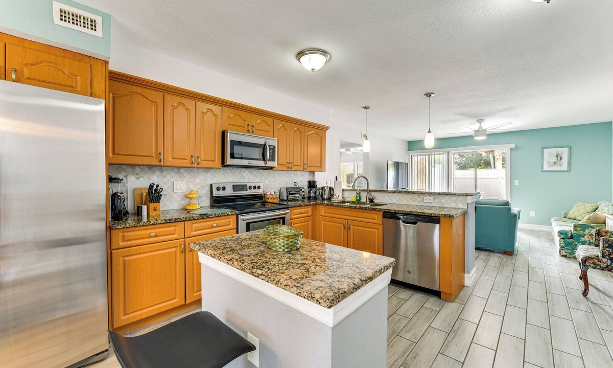 Gulf Gate Estates Apartment | 4 Mi to Siesta Key Beach: Condo w/Private Patio