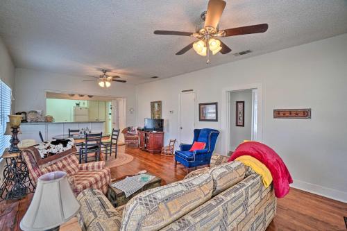 Jacksboro House | 4 Miles to Lake Jacksboro: Cozy Texas Cottage