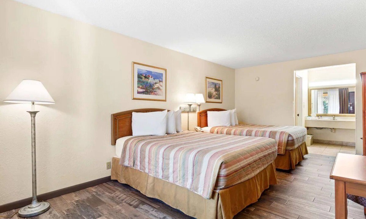 St. Augustine Beach Hotel | 4 Rooms Ideal for Group Stays | Free Breakfast & Parking + w/Onsite Pool Access