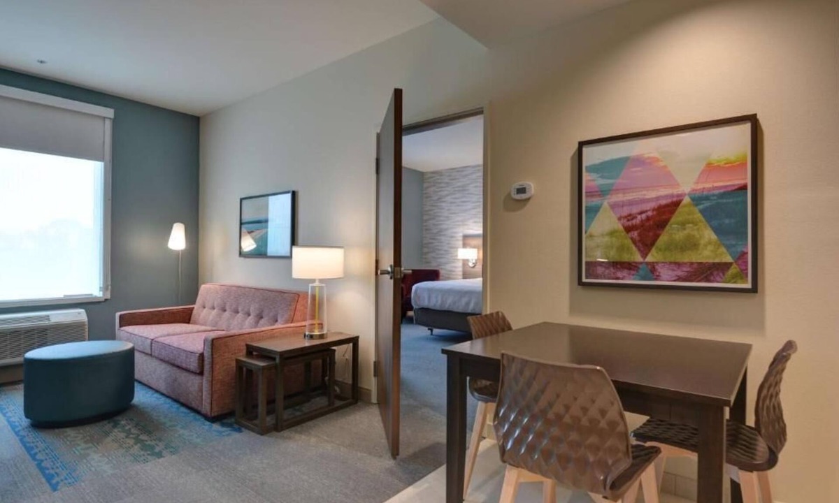 Upper Grand Lagoon Hotel | 4 Spacious Units w/Free Breakfast | Onsite Pool | Pets Allowed