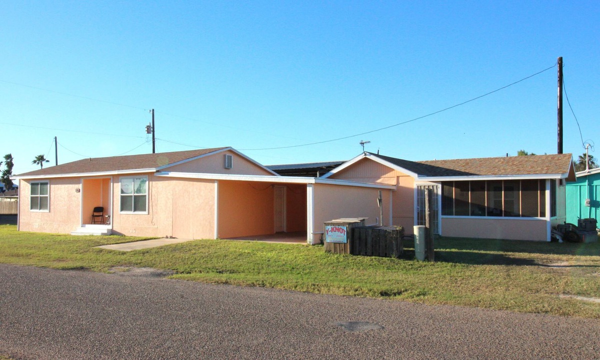 Port Mansfield Cottage | 401 Legion-Back - - Just Remodeled, Cozy 1 Bedroom