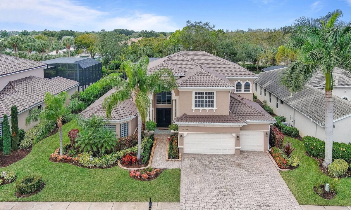 Biggar House | 4500AC/7000 Total SQFT of FUN Pool Spa Home with 5 Bedrooms 4 Bath + 2 1/2 Bath
