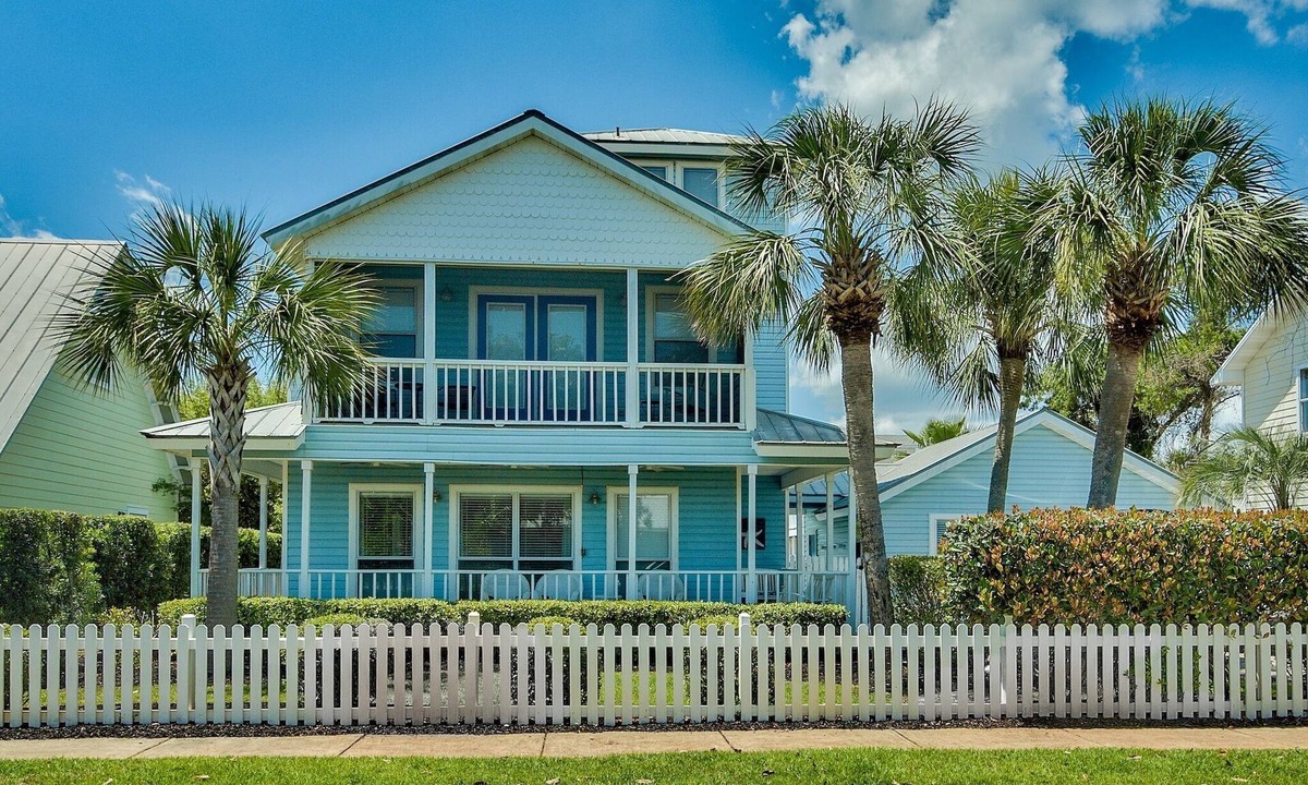 Clipper Cove House | 5 bdrm, 4 bath - Private Pool, Outdoor Lounge and Dining Area - 4 King Beds!