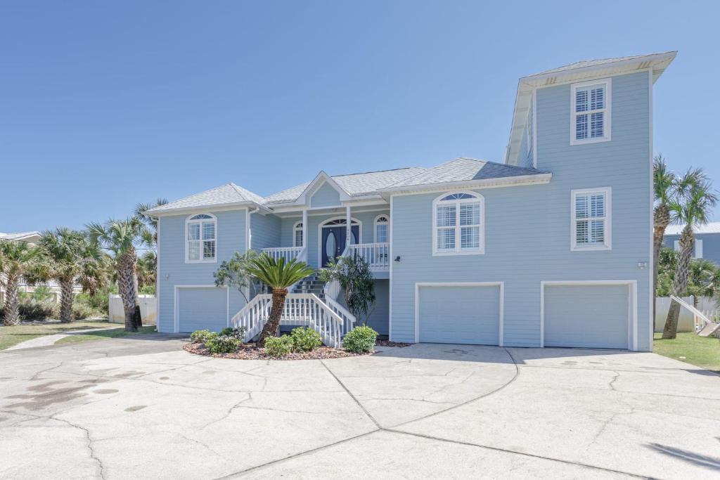 Toilla Segunda House | 5 Bedroom Home with Pool , Sleeps 22