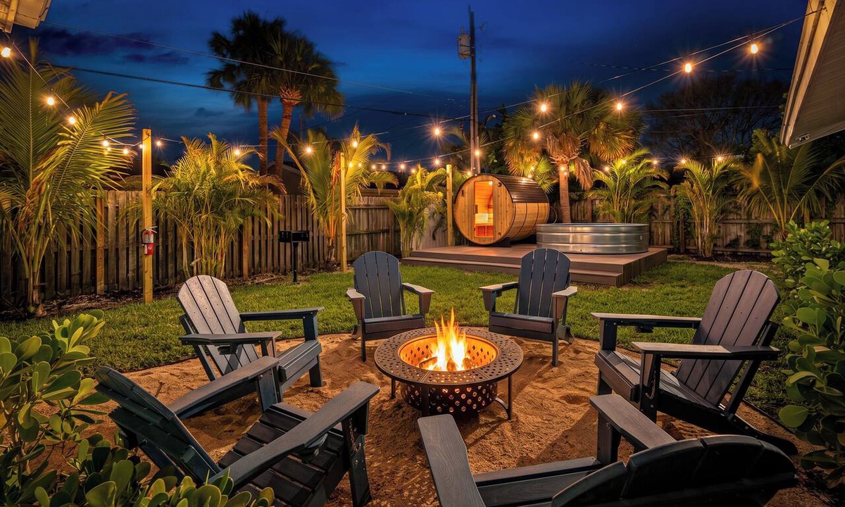 Venetian Way House | 5-bedroom with Sauna - Pool - Gym - Theatre - Game Room - Firepit - Putt Putt