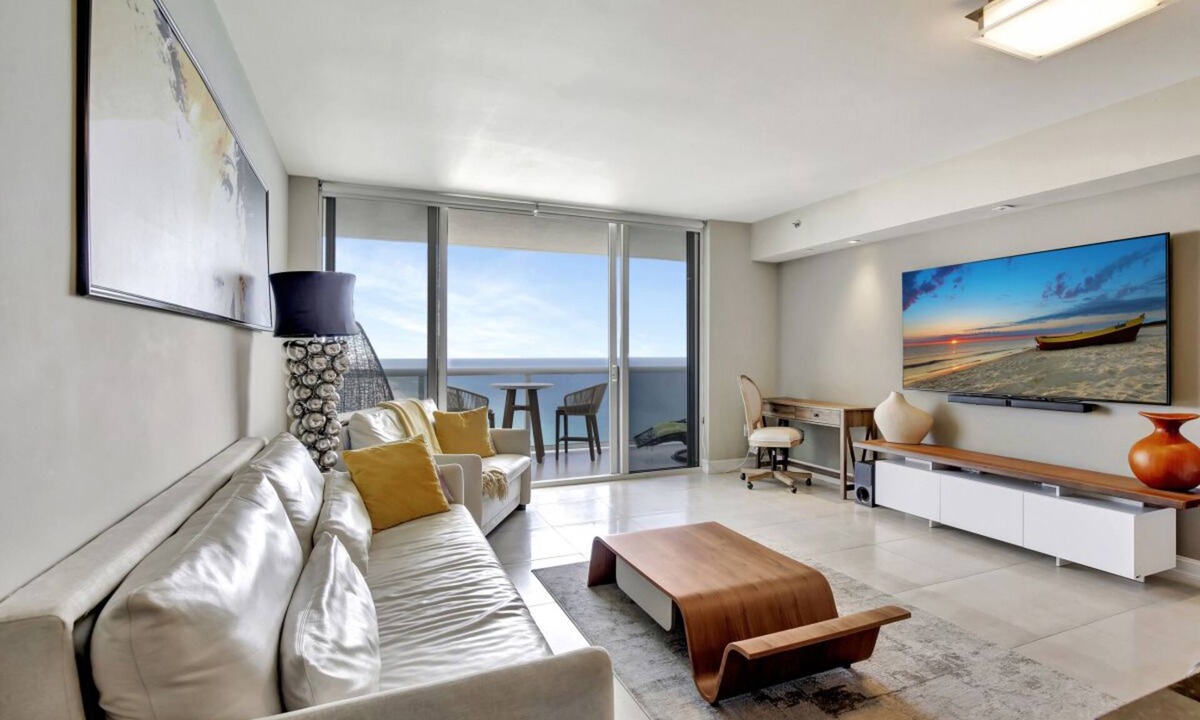 Hallandale Beach Apartment | 5 STAR RESORT , BEACH ACCESS 46 FLOOR ,MODEL G, UNOBSTRUCTED OCEAN-VIEW