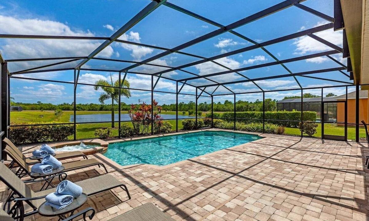 Watersong Villa | 535 -Stunning 4 Bed, Lake View Home, South Facing Pool & Spa