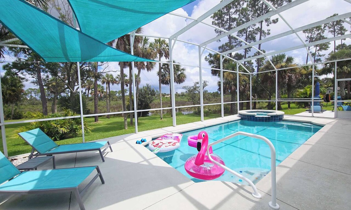 Palm Harbor House | 5BR Retreat | Pool/SPA (Opt Heat), Bikes, Views!