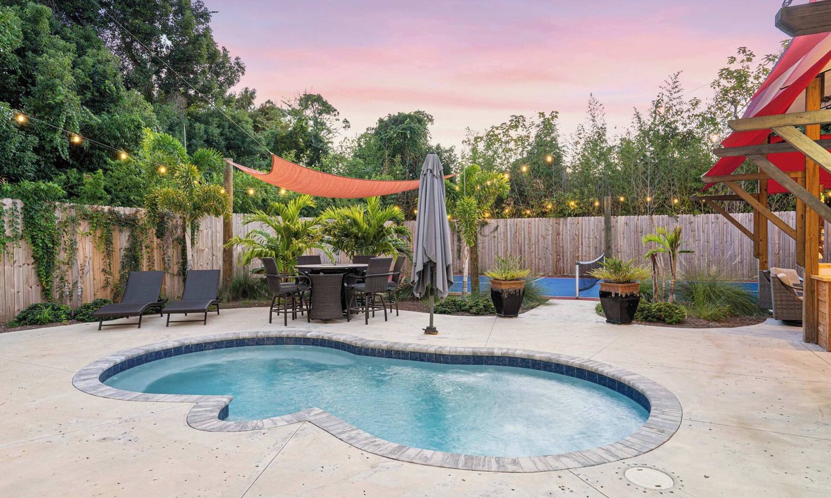 The Preserve On The Bay Apartment | 6 BR Main House @SaltySusans | Pool & Pickle
