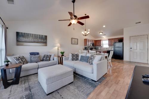 Branson West House | 6 Mi to Branson Strip: Resort Condo w/Perks
