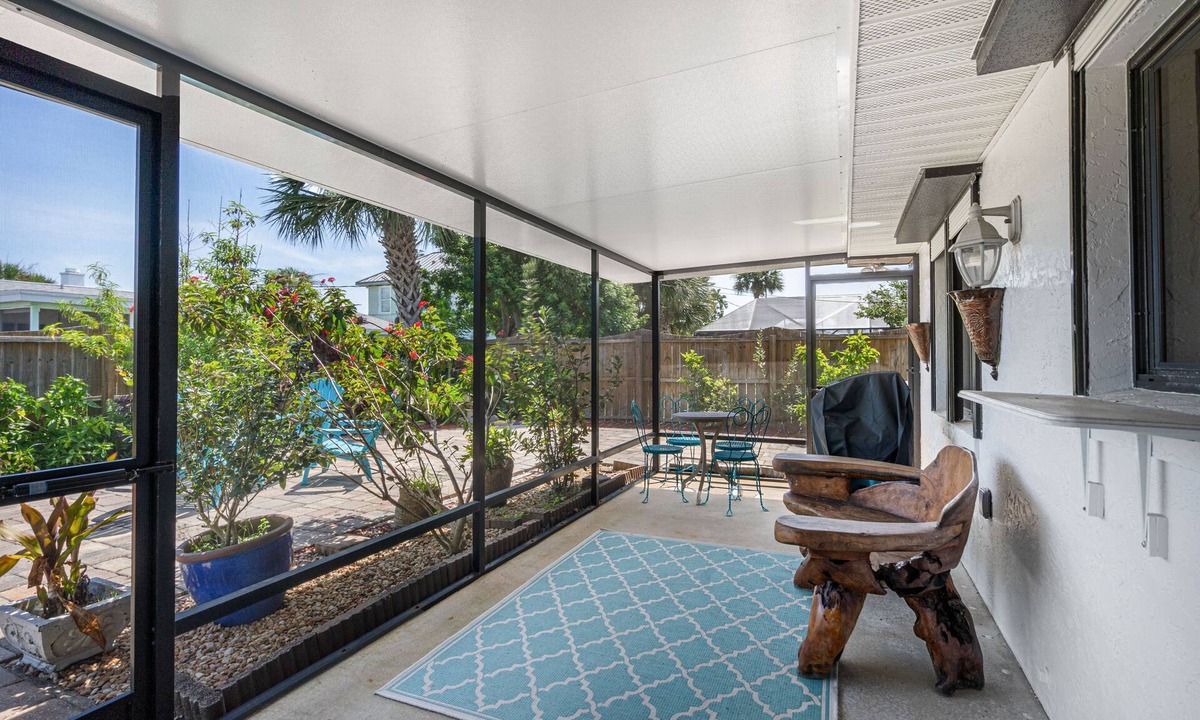 Oakview Heights House | 6 Min Walk to Beach! Beach Daze-Accessible Beach-Side Home