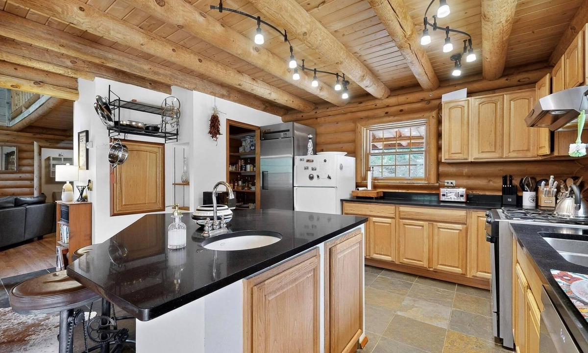 Tererro Cabin | 6BR, 4 BTH, 3 story, Mountain Lodge, Sleeps 14, Across From Pecos River, WiFi