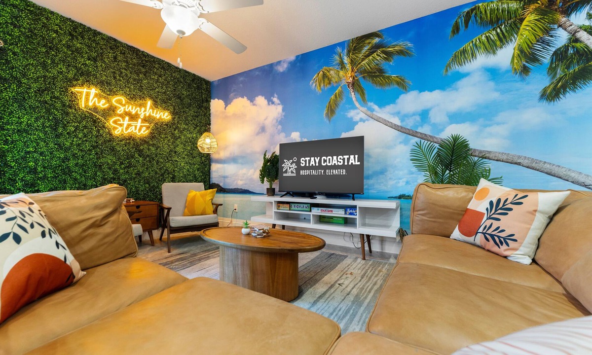 Mcelroys Belleview House | 7 beds | Nerf Wall | Arcade | 4 min Walk to the Beach!