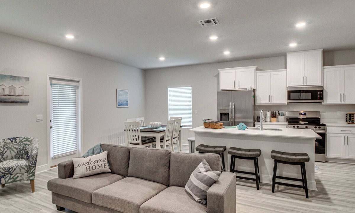 Mary Esther House | 7 Mi to Navarre Beach! Modern & Serene Townhome