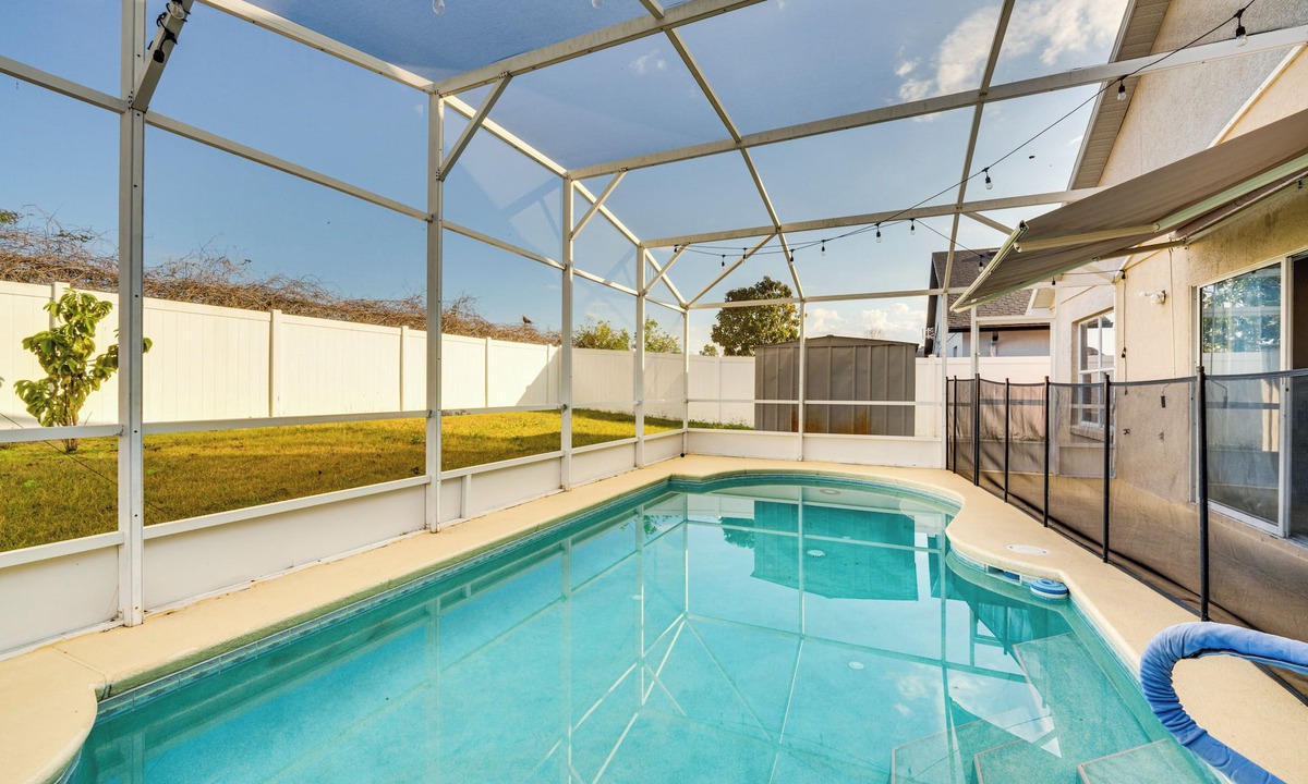 Eagle Pointe South House | 8 Mi to Disney Parks: Poolside Paradise!