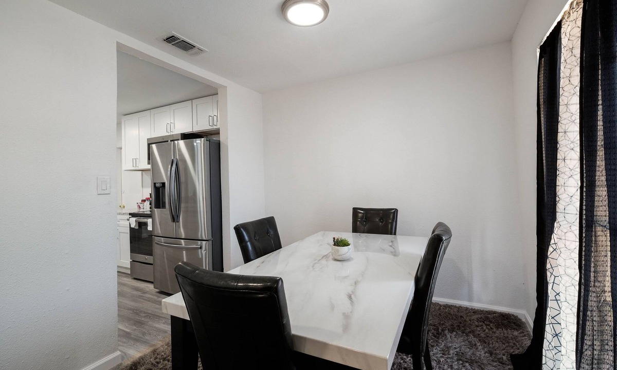 Southside House | A great place for short and medium stays, 5 minutes to Lackland Air Force Base.