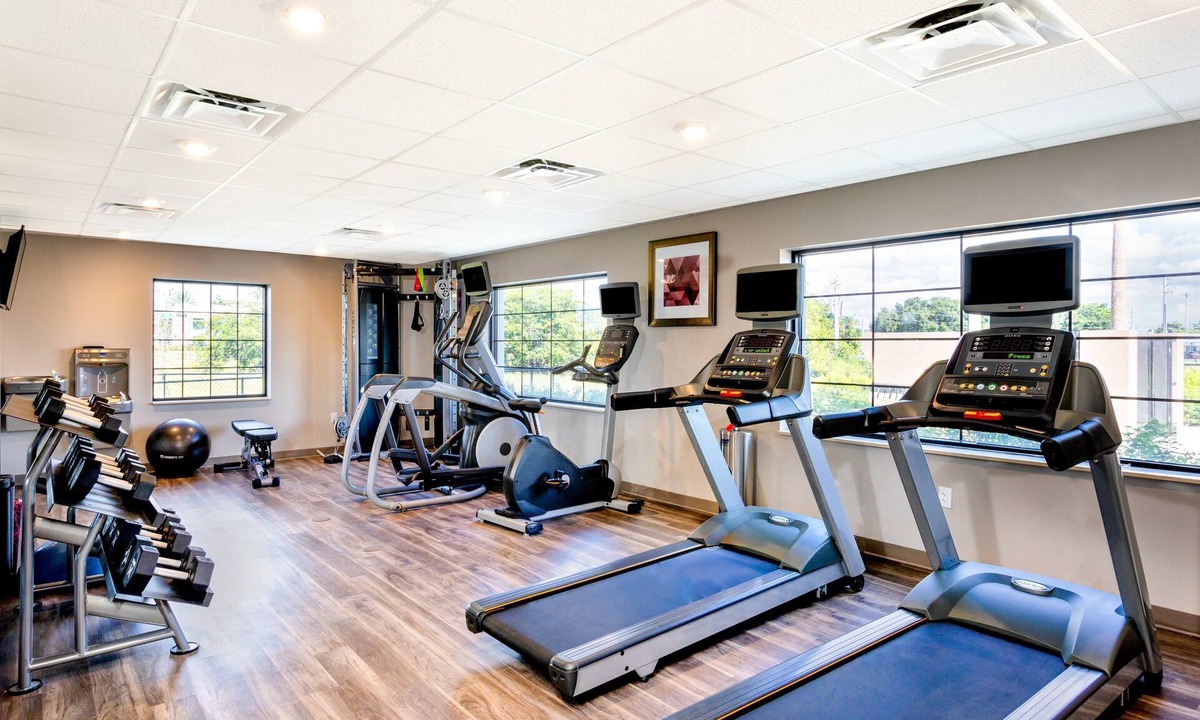Hollywood Apartment | Accessible 2BR Suite w/Free Breakfast | Near FLL!