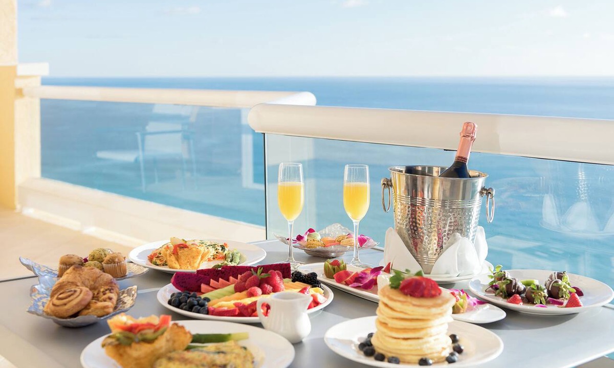 Sunny Isles Beach Hotel | Acqualina Resort & Residences On The Beach
