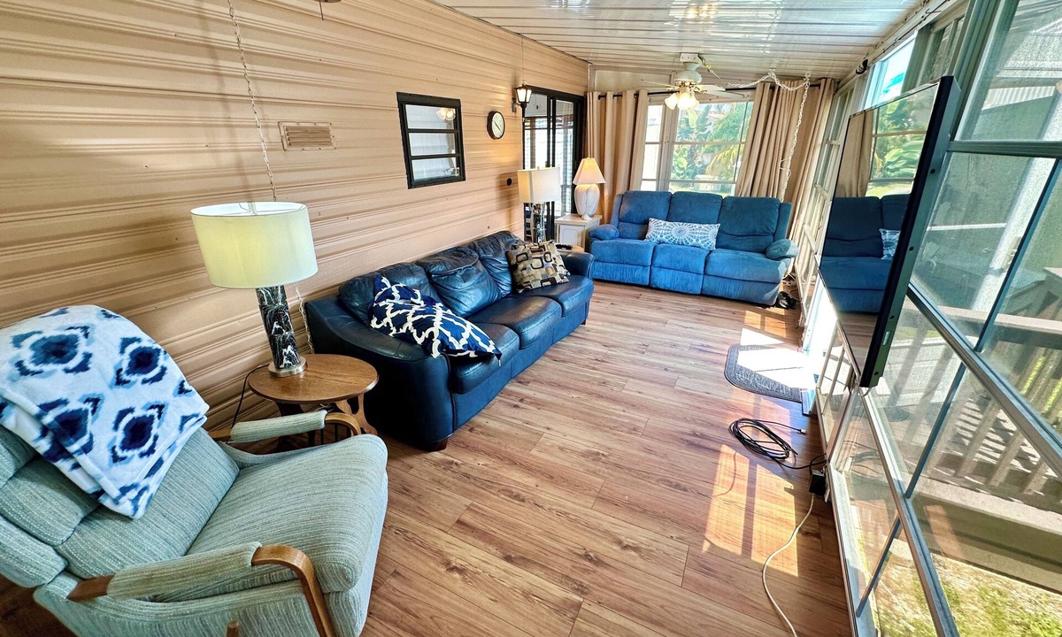 Nettles Island House | Adorable 1 Bedroom 1 Bath Beach Bungalow just steps from the ocean! Fully equipped open kitchen.