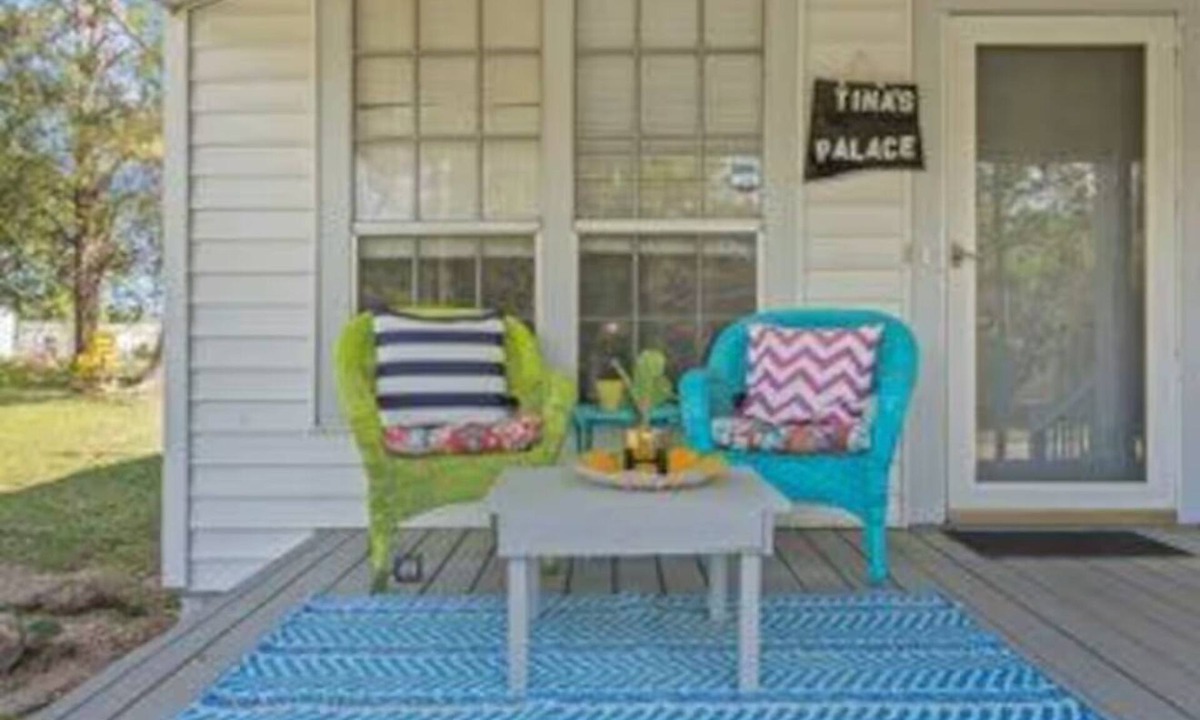 Dothan House | Adorable 2-bedroom house with AC in nice Dothan neighborhood