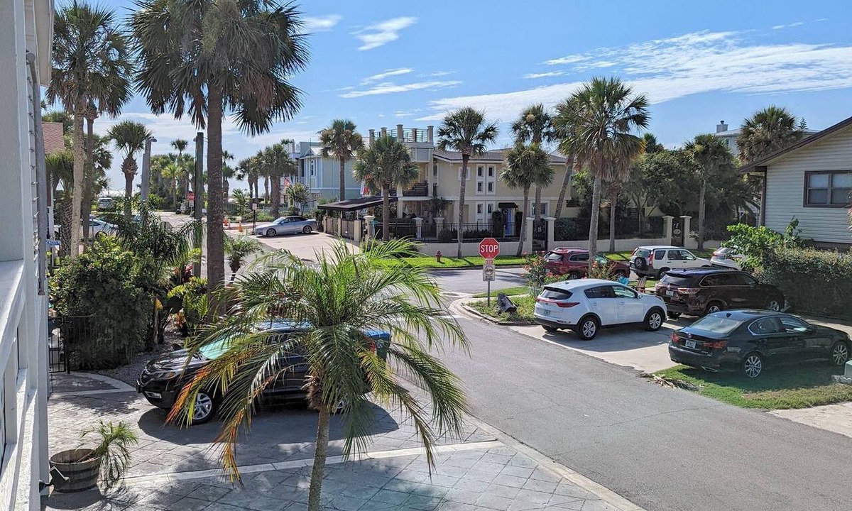 Neptune Beach House | Adorable Neptune Beach 2bed, monthly - Town Center
