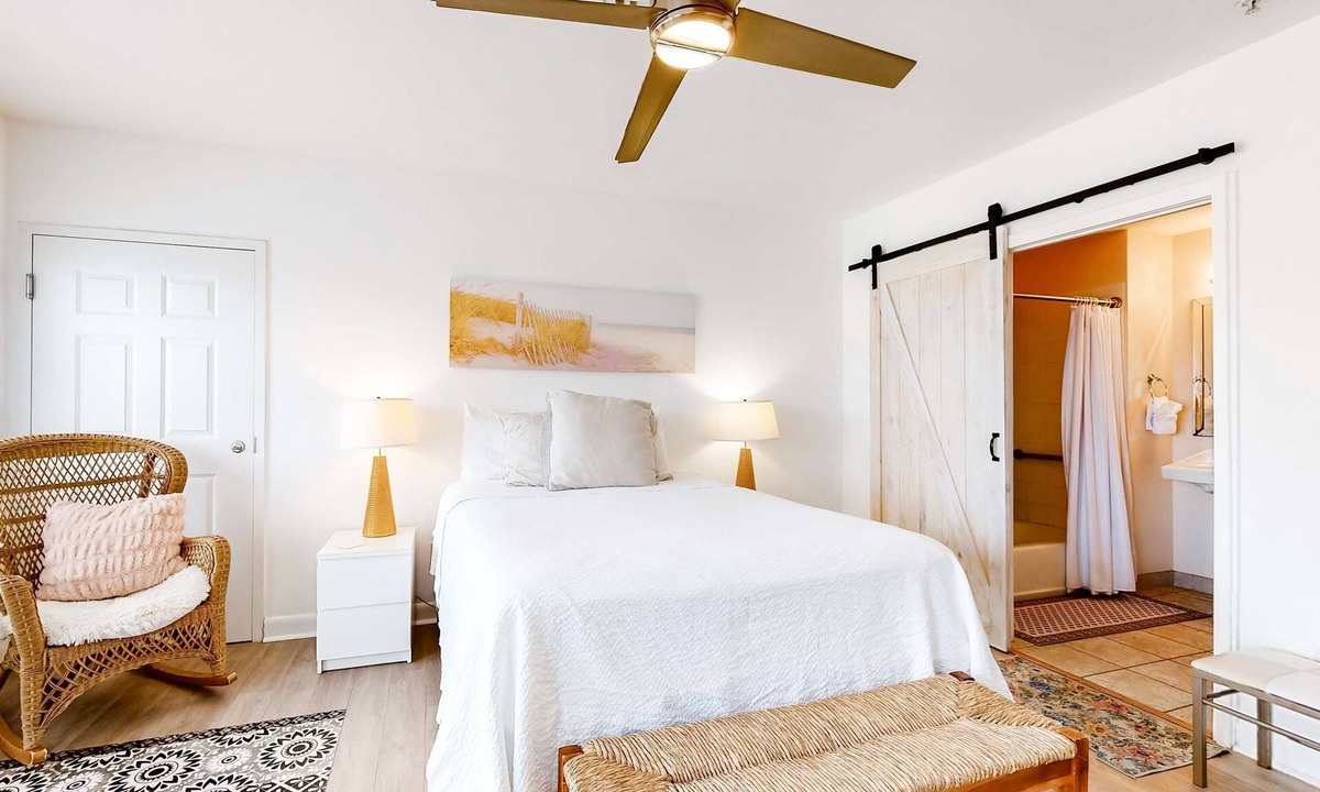 Gulf Place Apartment | Adorable studio for two just steps from the beach - shared pools & tennis court