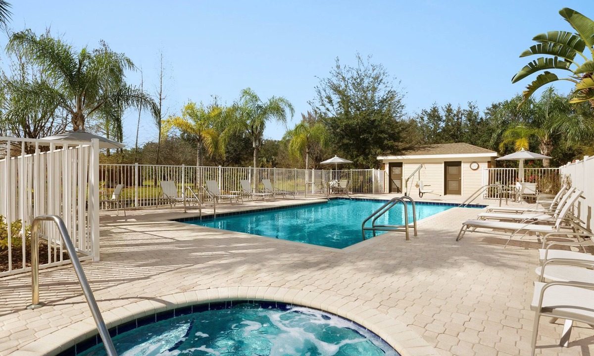 Tampa Condo | Air-Conditioned King Suite! 24h Business Center + Free Breakfast