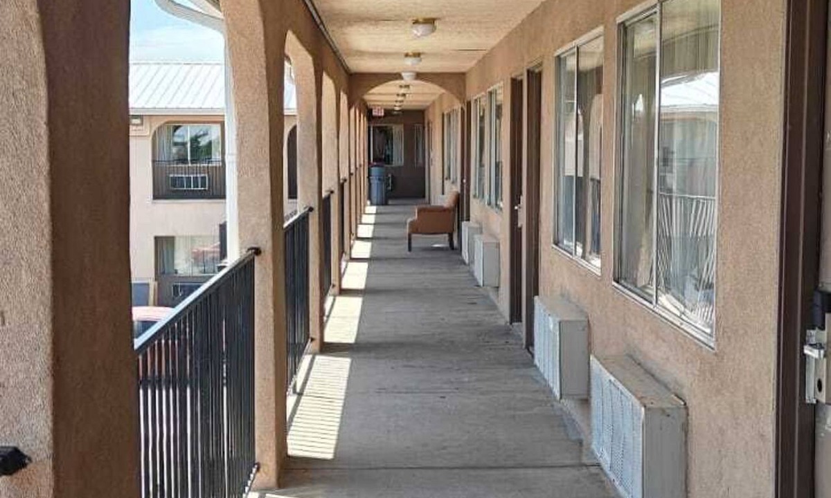 Trumbull Village Hotel | Albuquerque Inn Near Airport I 40