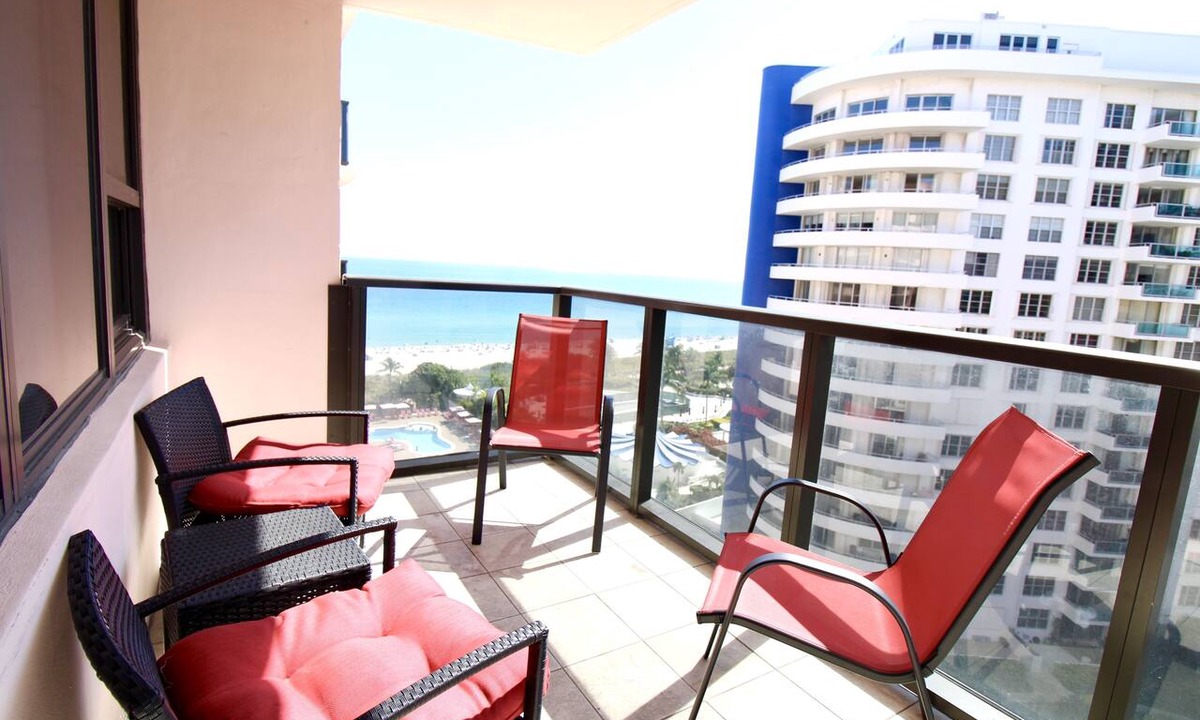 Mid Beach Condo | Alexander 1211 with Beach Access, 2 pools, sauna