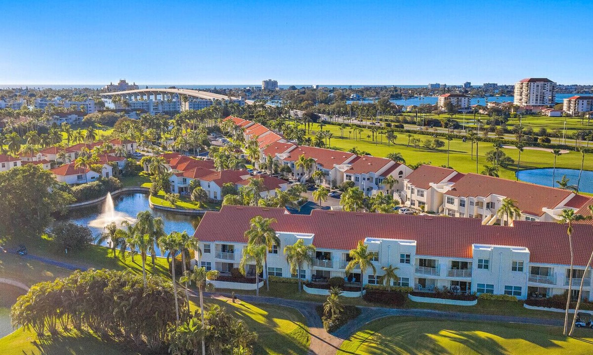 Isla del Sol Condo | Amazing Island Living! Beautiful 2 Bed/2 Bath Condo at Isla Del Sol