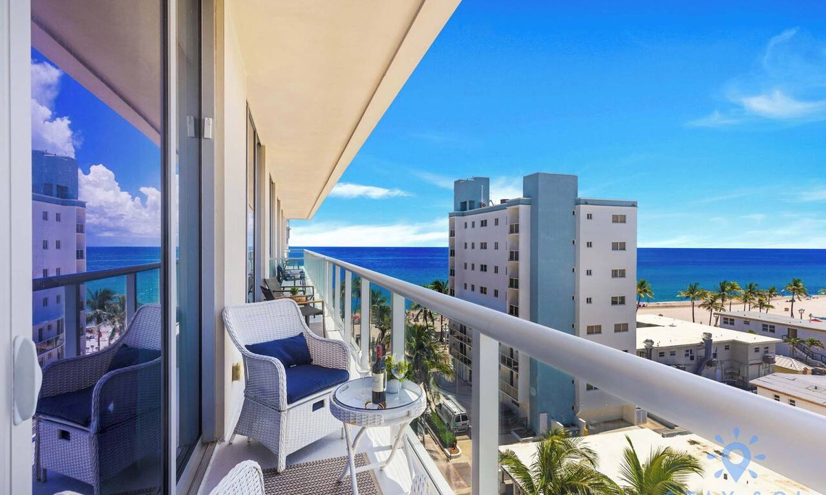 Hollywood Lakes Apartment | Amazing Top Floor 2BR Apartment - Ocean View