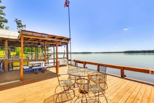 Quincy House | Angler’s Cabin on Lake Talquin < 1 Mi to Marinas