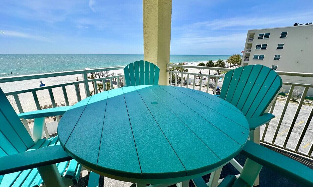 Redington Shores Condo | Anglers Cove #306 3 bed 3 bath Beachfront
