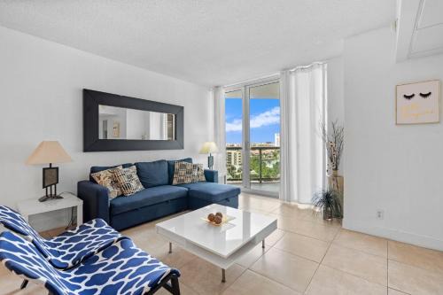 Hollywood South Central Beach House | Apt w/2 Queen Beds & Canal View at Tides
