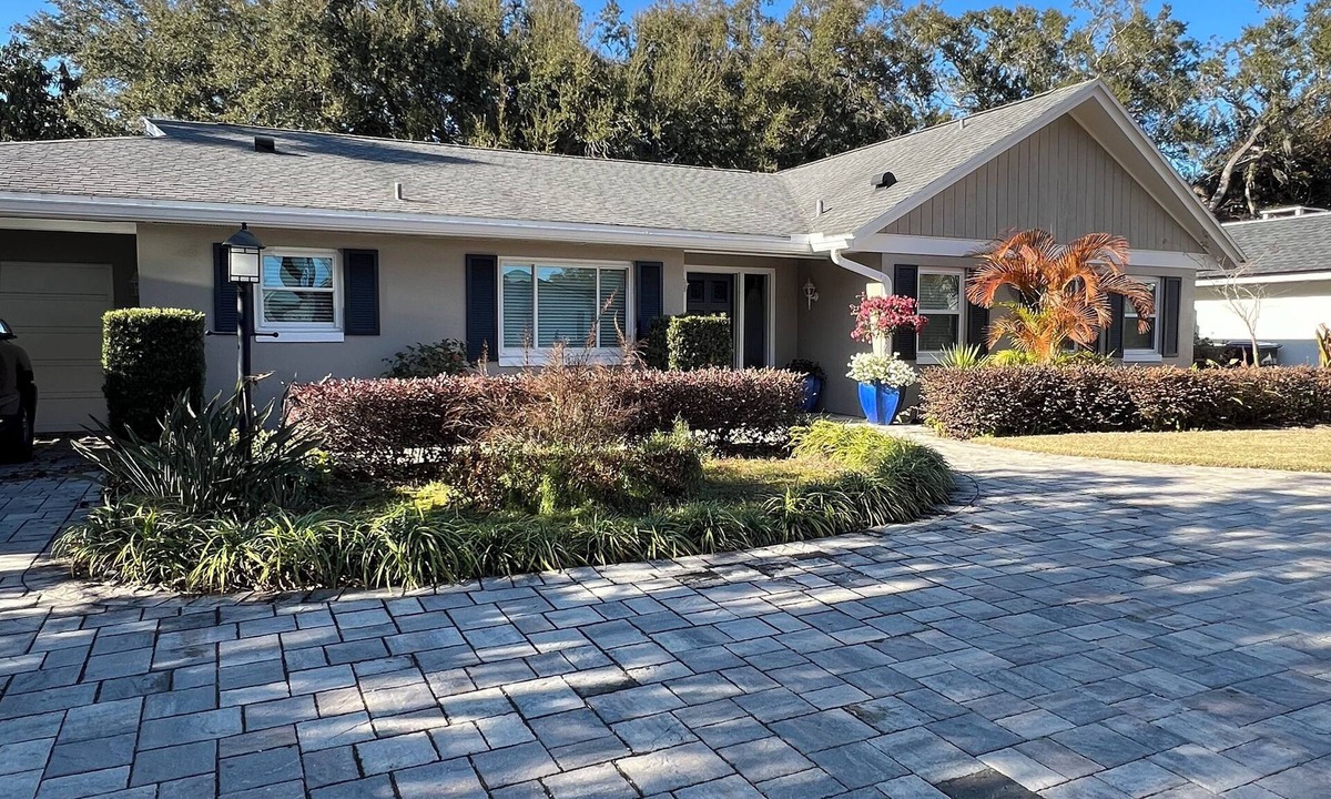 Bay Hill House | Arnold Palmer Invitational - an 9-Iron away from the Bay Hill Clubhouse.