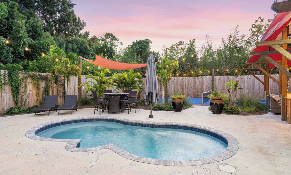 The Preserve On The Bay Apartment | Around the Post @SaltySusans | Pool & Pickleball