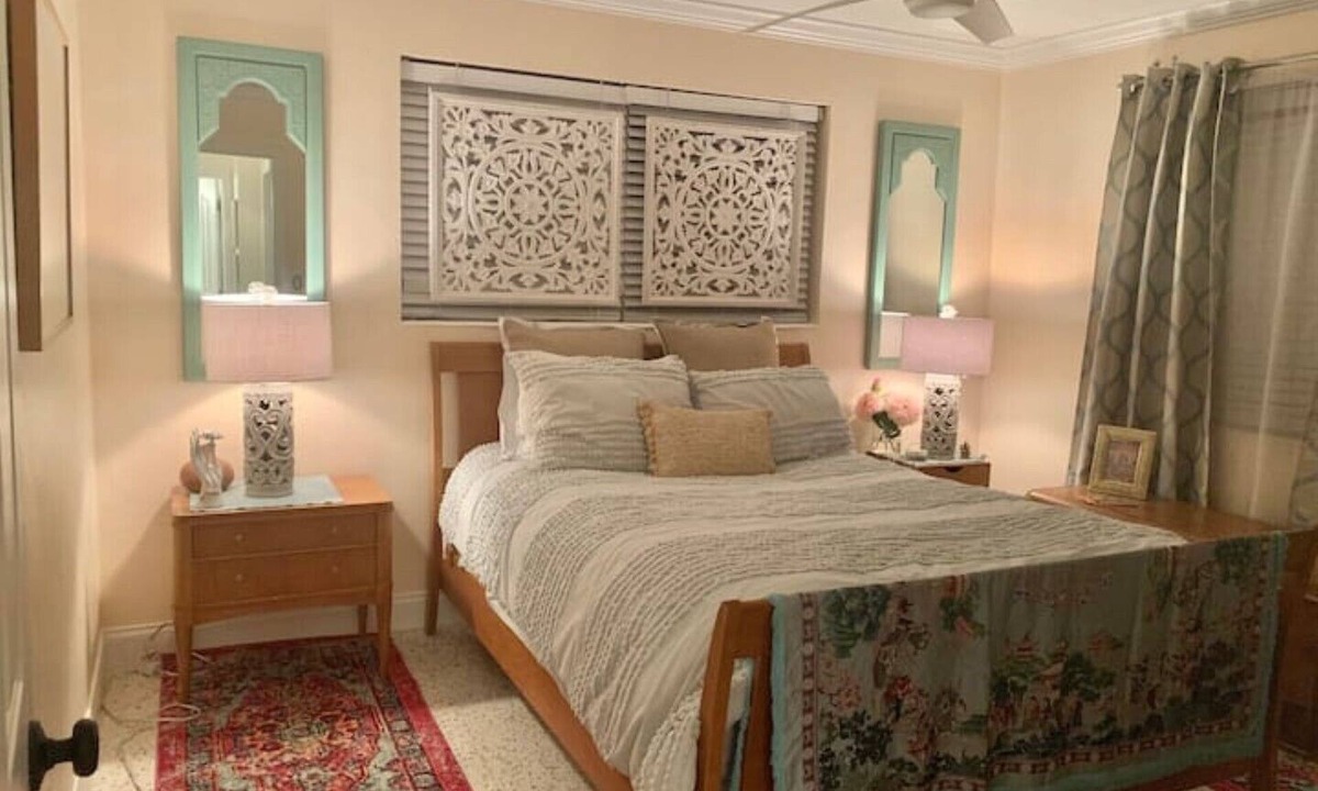 Lake Ida Shores House | Artist's Bungalow minutes to beach/downtown