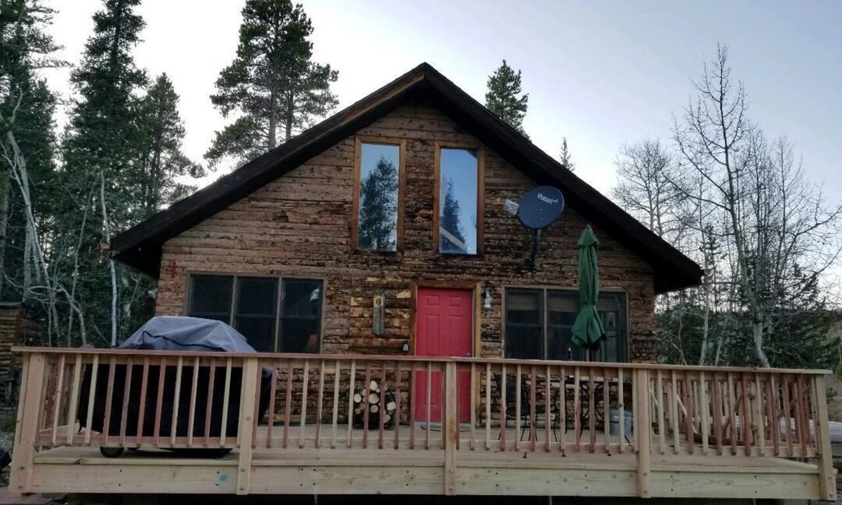 Fairplay Cabin | Aspens! 2 ACRES AMAZING LOG CABIN, HOT TUB FIREPLACE VIEWS PRIVATE