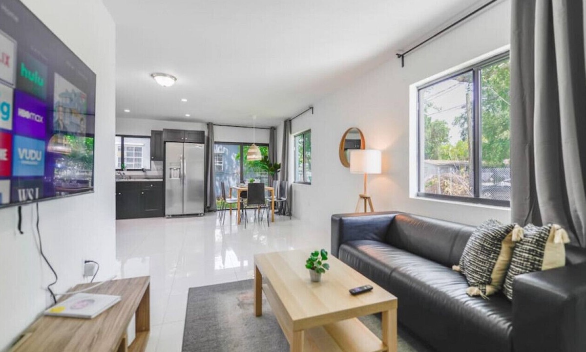 West Little River House | Awesome Duplex 3 Bedrooms 2 bathrooms