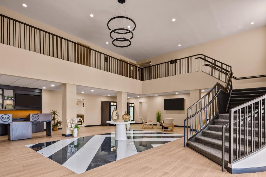 Northside Hotel | B&B HOTEL Jacksonville Airport - Newly Renovated!