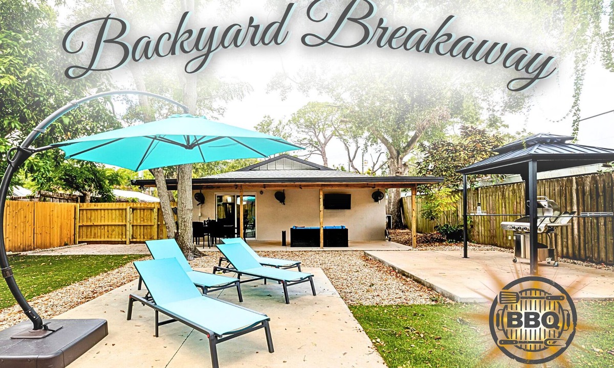 Park East House | Backyard Breakaway - Shady paradise in the middle of Sarasota