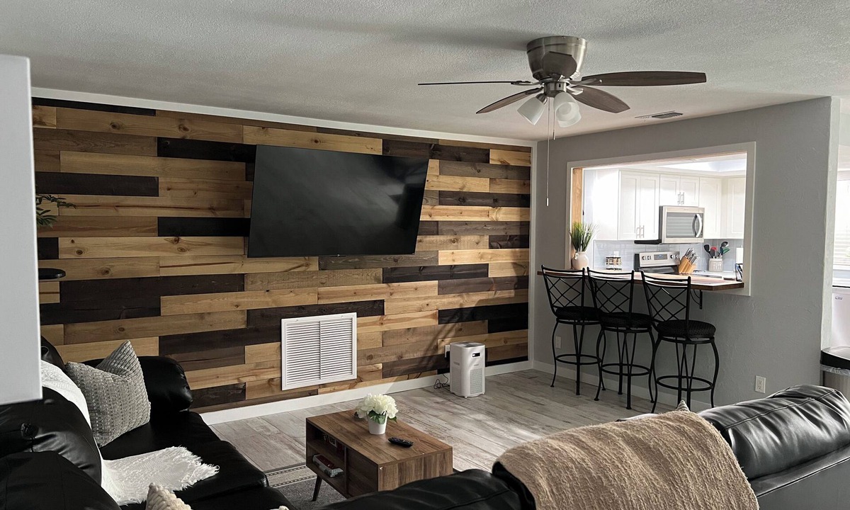 South Daytona House | Backyard , washer and dryer, four smart TVs°Full Kitchen°free Parking°King