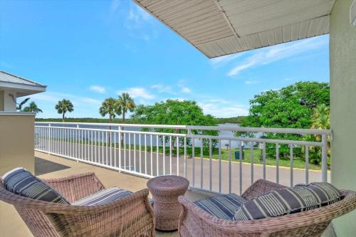 Ruskin Hotel | Bahia Waterview Suite Pool Tennis Beach Fishing