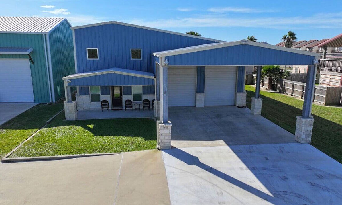 Port O Connor House | Barndominium with Fenced Back Yard