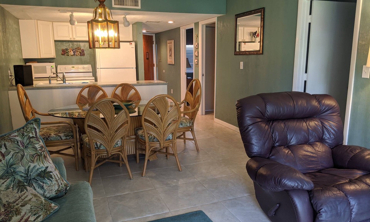 Clewiston Condo | Bass & Fun Condominiums on Lake Okeechobee, 2/2 Condo.