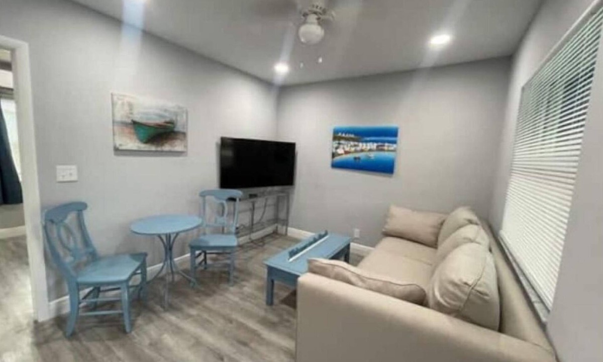 Singer Island Condo | BBQ Grill, 5 Min Walk-Beach, Surf, Snorkel
